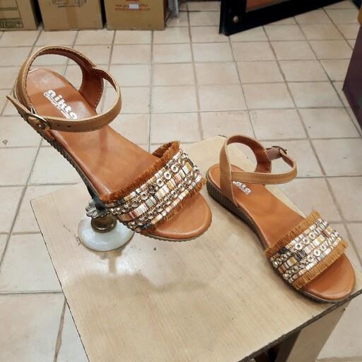 صندل زنانه تابستانی  مدل رکابدار کد400016 نیکتا جنس رویه ترکیب چرم و مکرومه جنس زیره  پی وی سی ضدسایش و ضدلغزش